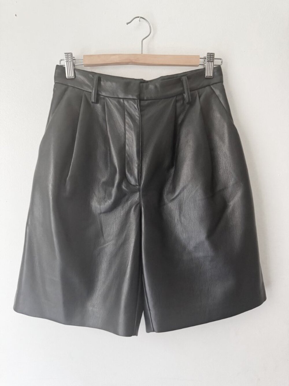 Aritzia Limerick Vegan Leather Long Shorts - Picture 3 of 4